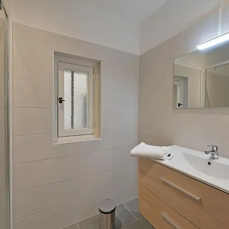 Pop Chartreuse - Ac - Wifi - Historic Center Apartment *