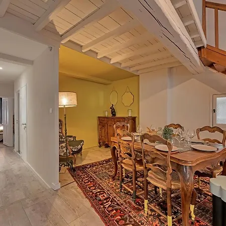 Pop Chartreuse - Ac - Wifi - Historic Center Apartment *